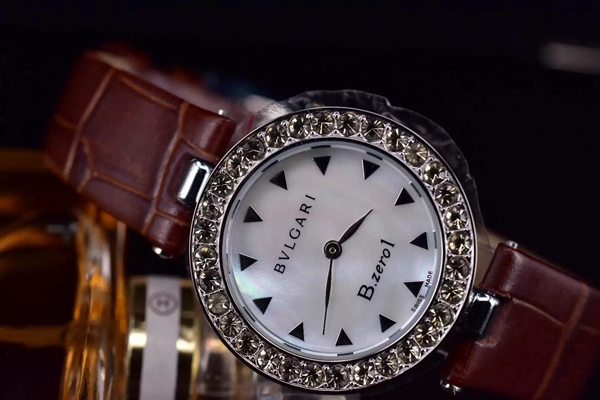 ブルガリ時計正面デザイン